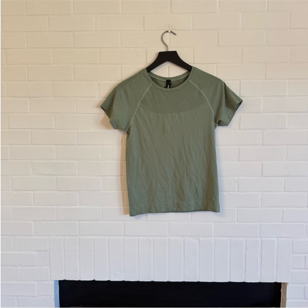 NWT Mondetta Women's Short Sleeve Seamless Tee